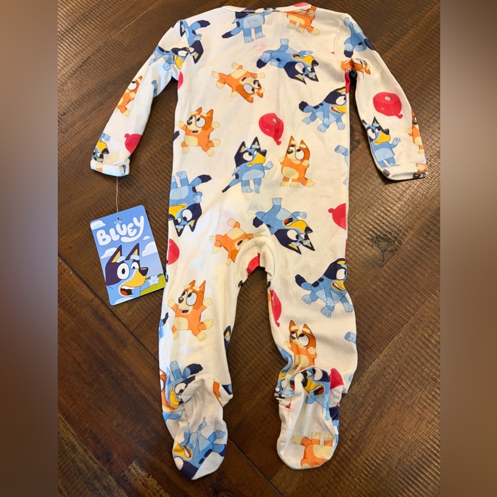 Bluey! 3-6 Month Double zip up Footie Sleeper Bluey & Bingo SOFT FEEL NWT - Picture 2 of 9